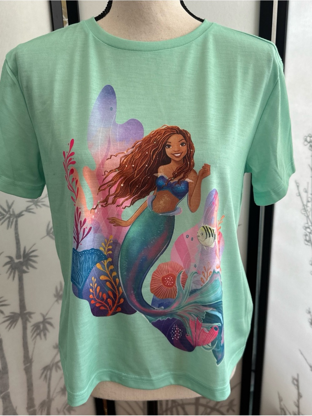 NWT Women's Disney Little Mermaid Ariel Mint Green Short Sleeve Graphic Tee, Med